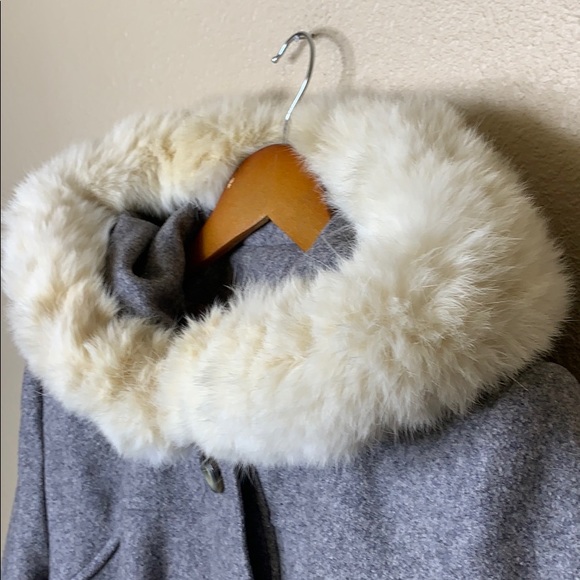 Gorgeous vintage gray coat with rabbit fur trim - Picture 3 of 8